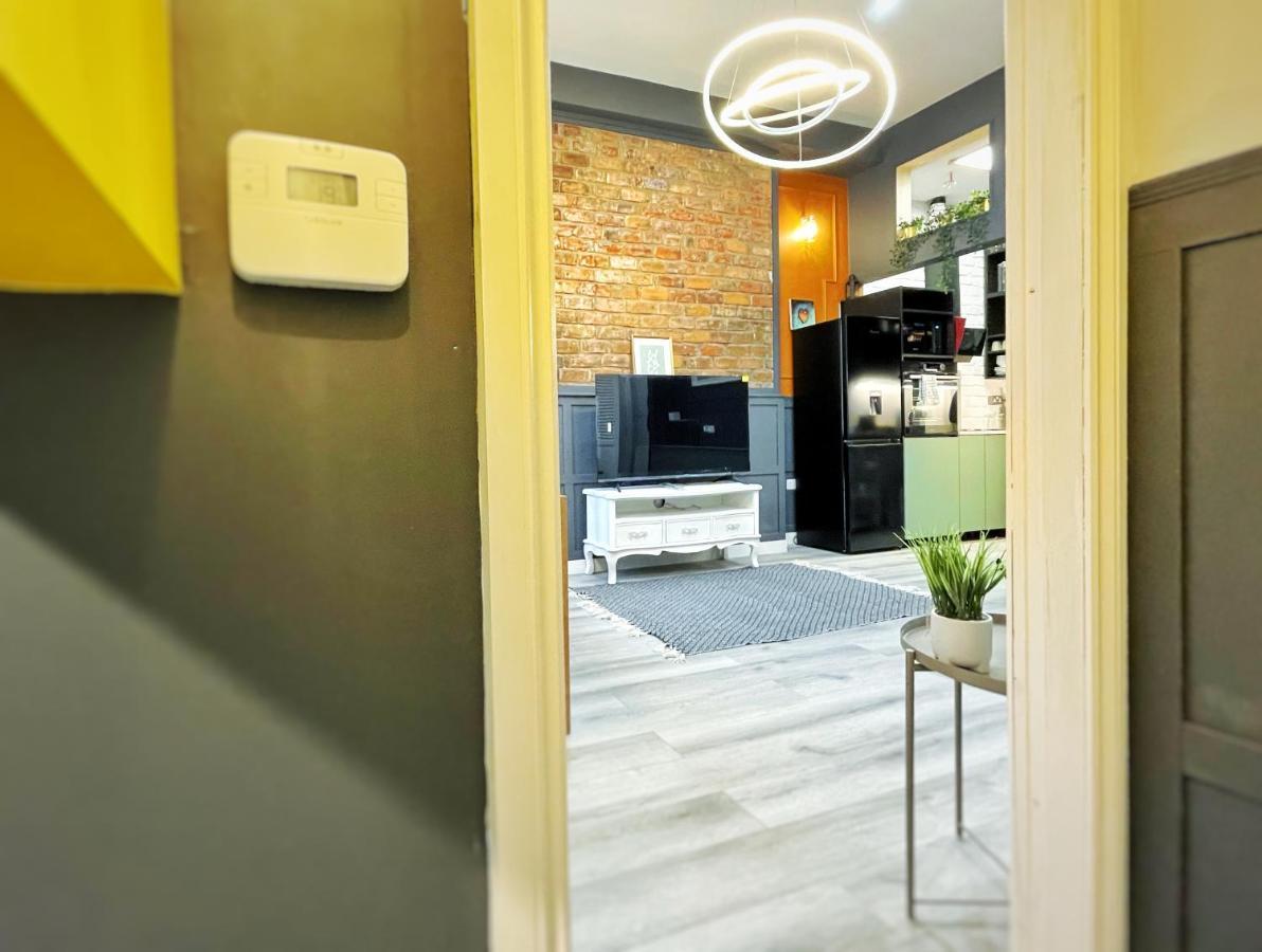 Adeamstays Provides Beautiful Centrally Located 1 And 2 Bed Apartments On Liverpools Boulevard Ngoại thất bức ảnh