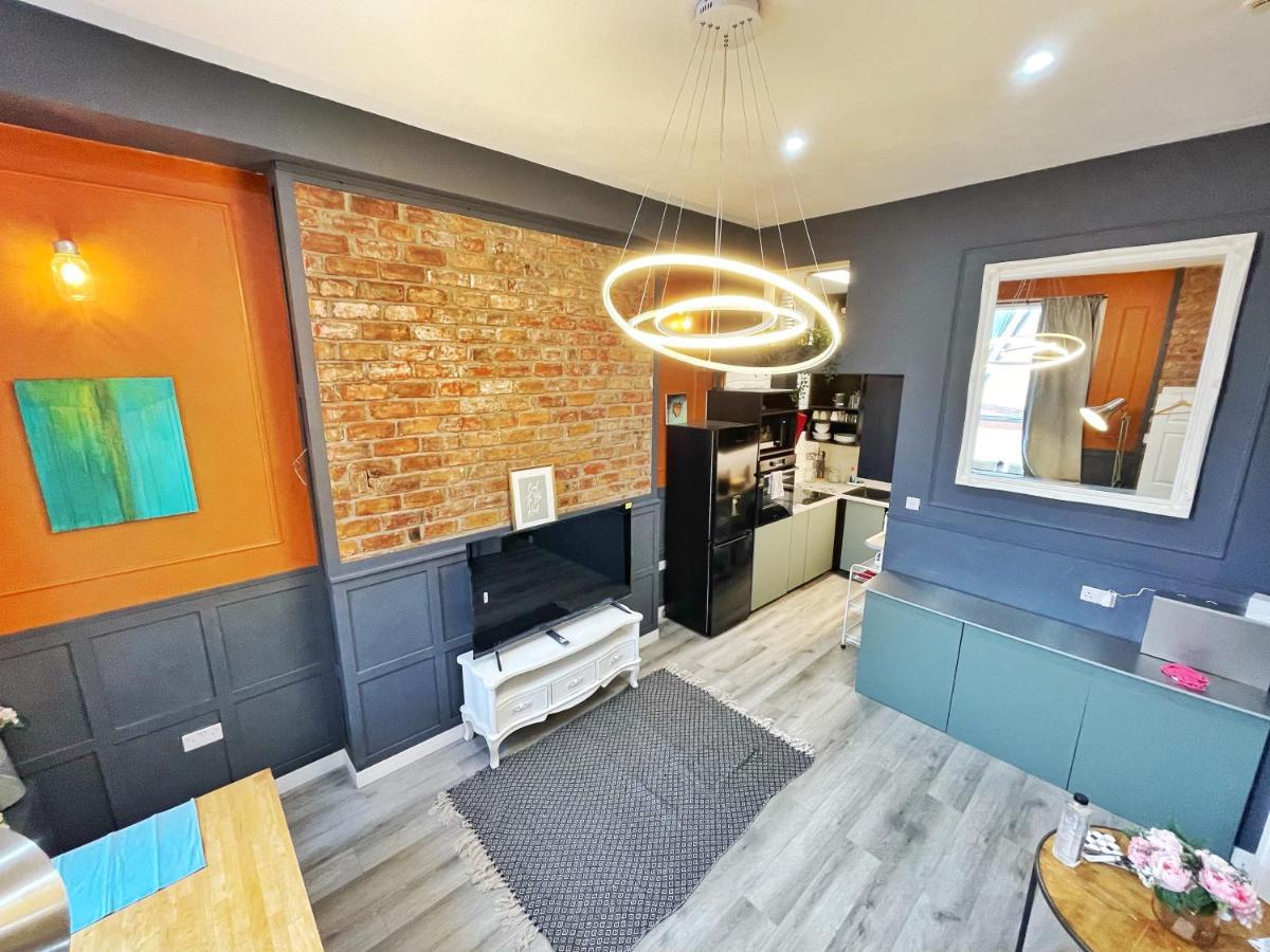 Adeamstays Provides Beautiful Centrally Located 1 And 2 Bed Apartments On Liverpools Boulevard Ngoại thất bức ảnh