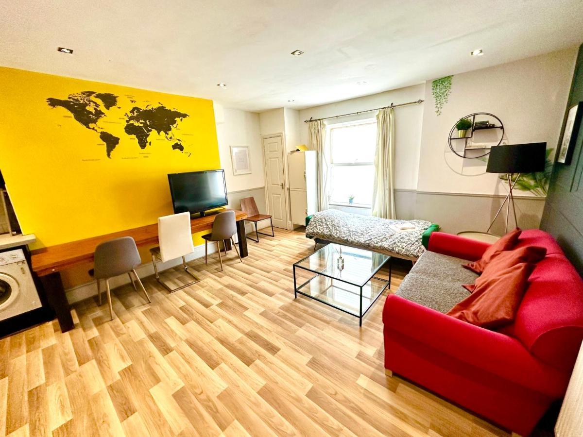 Adeamstays Provides Beautiful Centrally Located 1 And 2 Bed Apartments On Liverpools Boulevard Ngoại thất bức ảnh