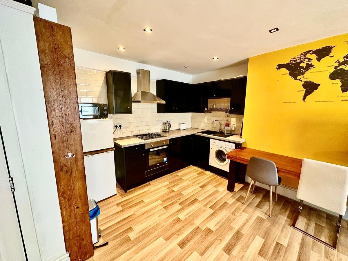 Adeamstays Provides Beautiful Centrally Located 1 And 2 Bed Apartments On Liverpools Boulevard Ngoại thất bức ảnh